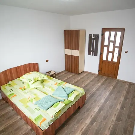 Casacamelia 3*