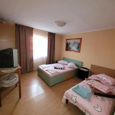Casacamelia Pensión 3*